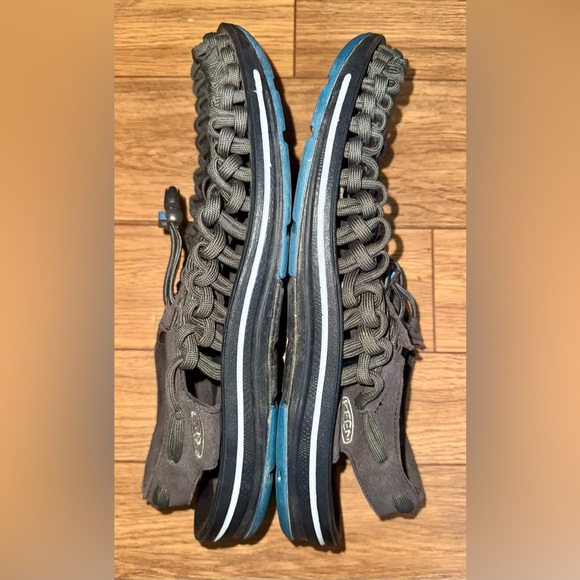 KEEN UNEEK Men’s Size 12 M Classic 2 Rope Cord Sandals Dark Grey Magnet / Black - Picture 9 of 15
